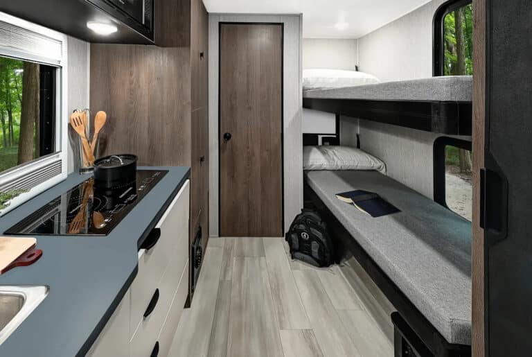 2025 20BH Coachmen Cross Trail