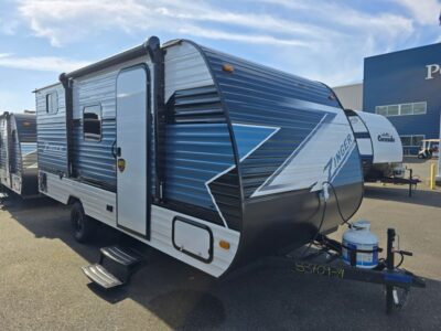 2025 CrossRoads Zinger Lite   RV, fully loaded with premium options, available at Poulsbo RV.