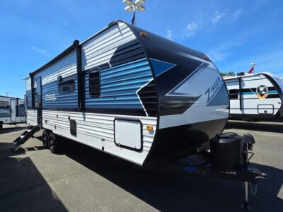 2025 Crossroads Zinger   RV, fully loaded with premium options, available at Poulsbo RV.