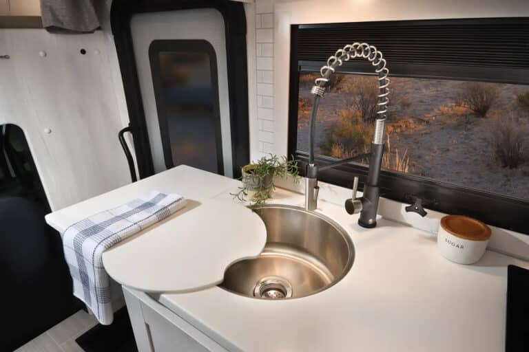 East to West Alita Class C Motorhome