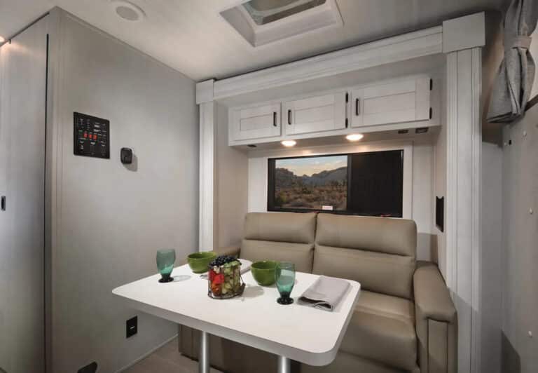 East to West Alita Class C Motorhome