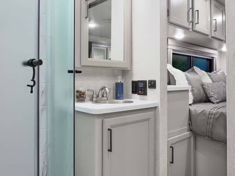 Thor Quantum LC 19 Motorhome